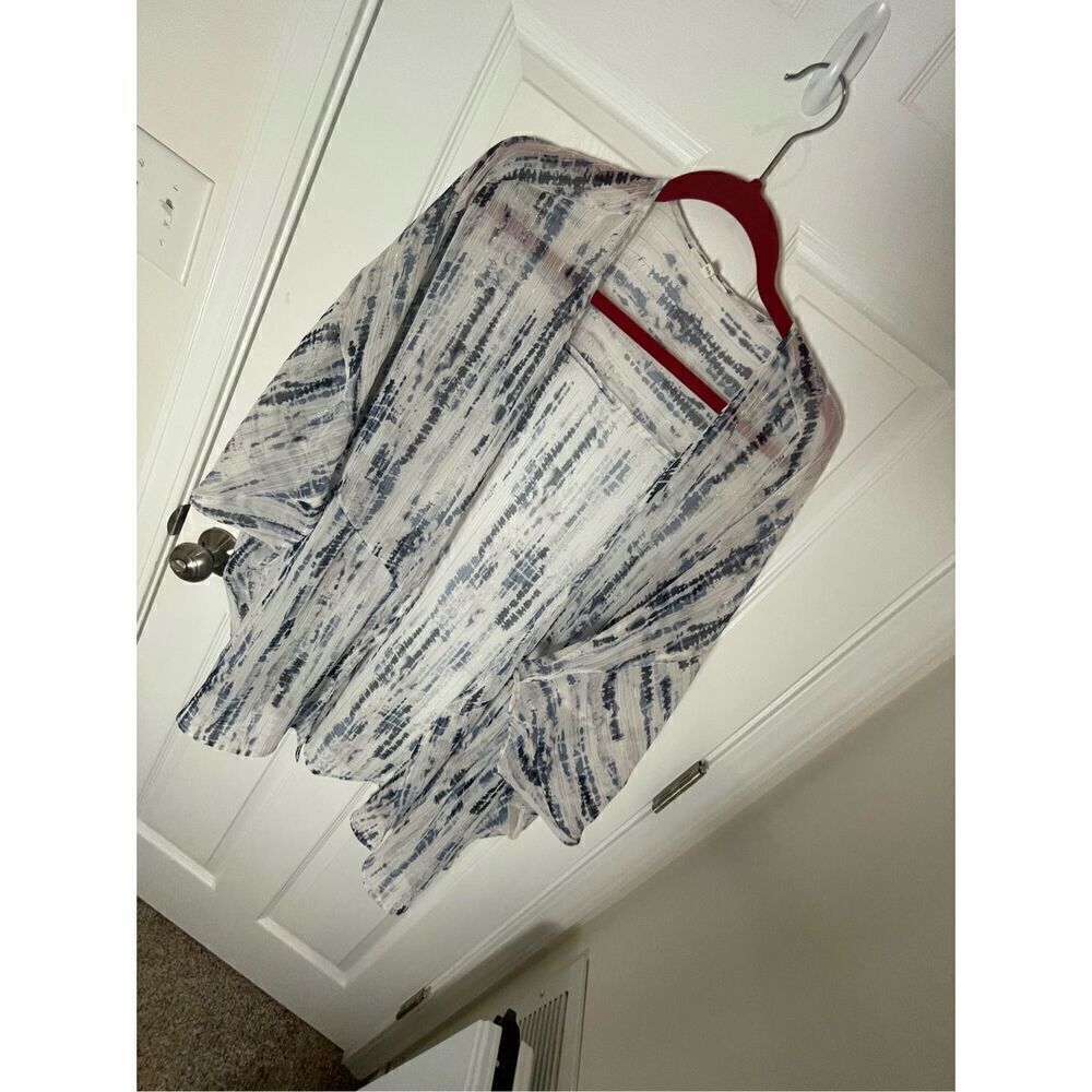 Maurice’s women’s 2x/3x kimono blue white gold